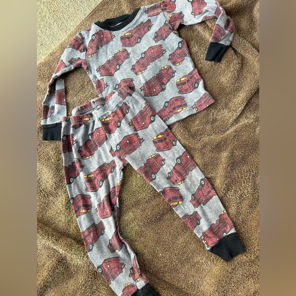 Fireman Carters 2 piece pj’s, size 2T